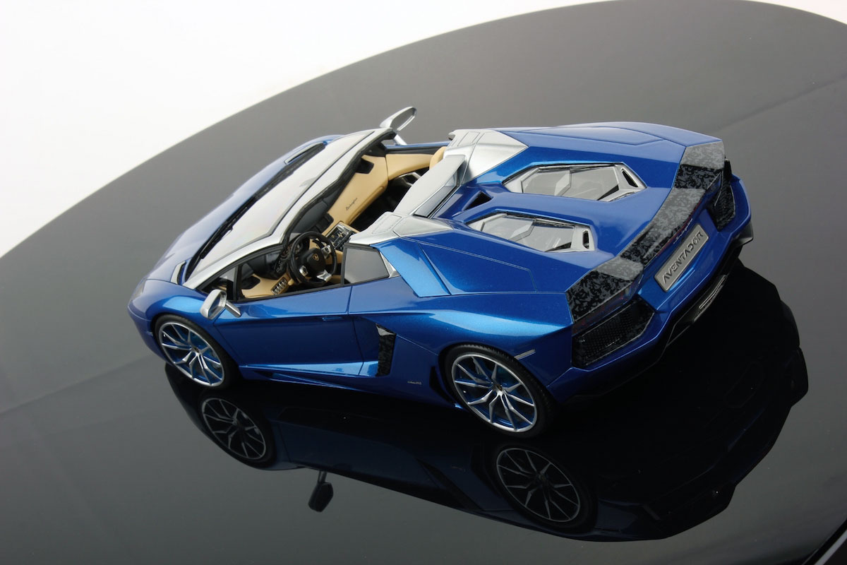 Lamborghini Aventador LP700-4 Roadster 1:18 | MR Collection Models