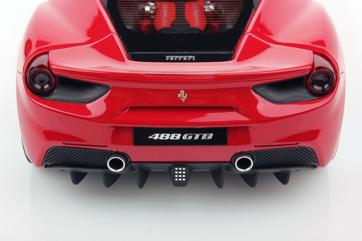 Ferrari 488 GTB Geneva Motorshow 2015 1:18 | MR Collection Models