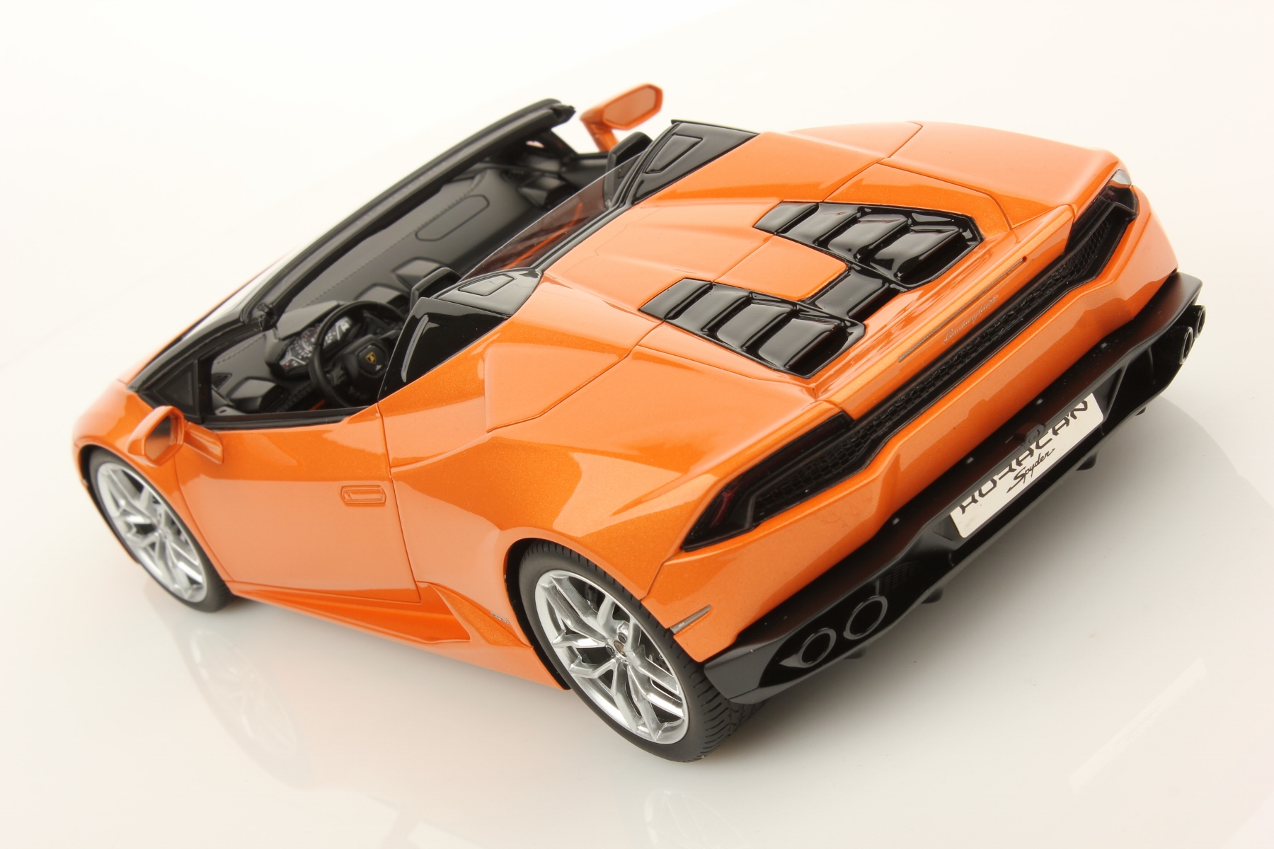 Lamborghini Huracán LP 610-4 Spyder 1:18 | MR Collection Models