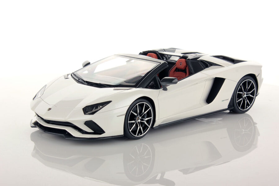 lamborghini aventador s roadster 1:18