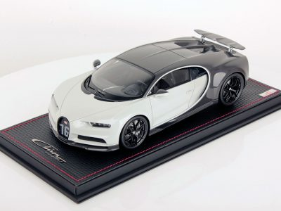 Bugatti Chiron Wing Up 1:18