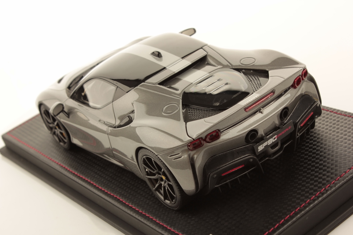 Ferrari SF90 Stradale 1:18