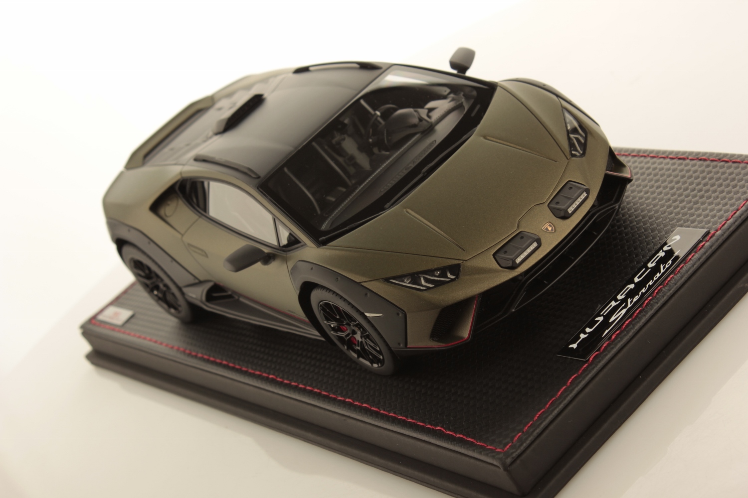 Lamborghini Huracàn Sterrato 1:18 | MR Collection Models