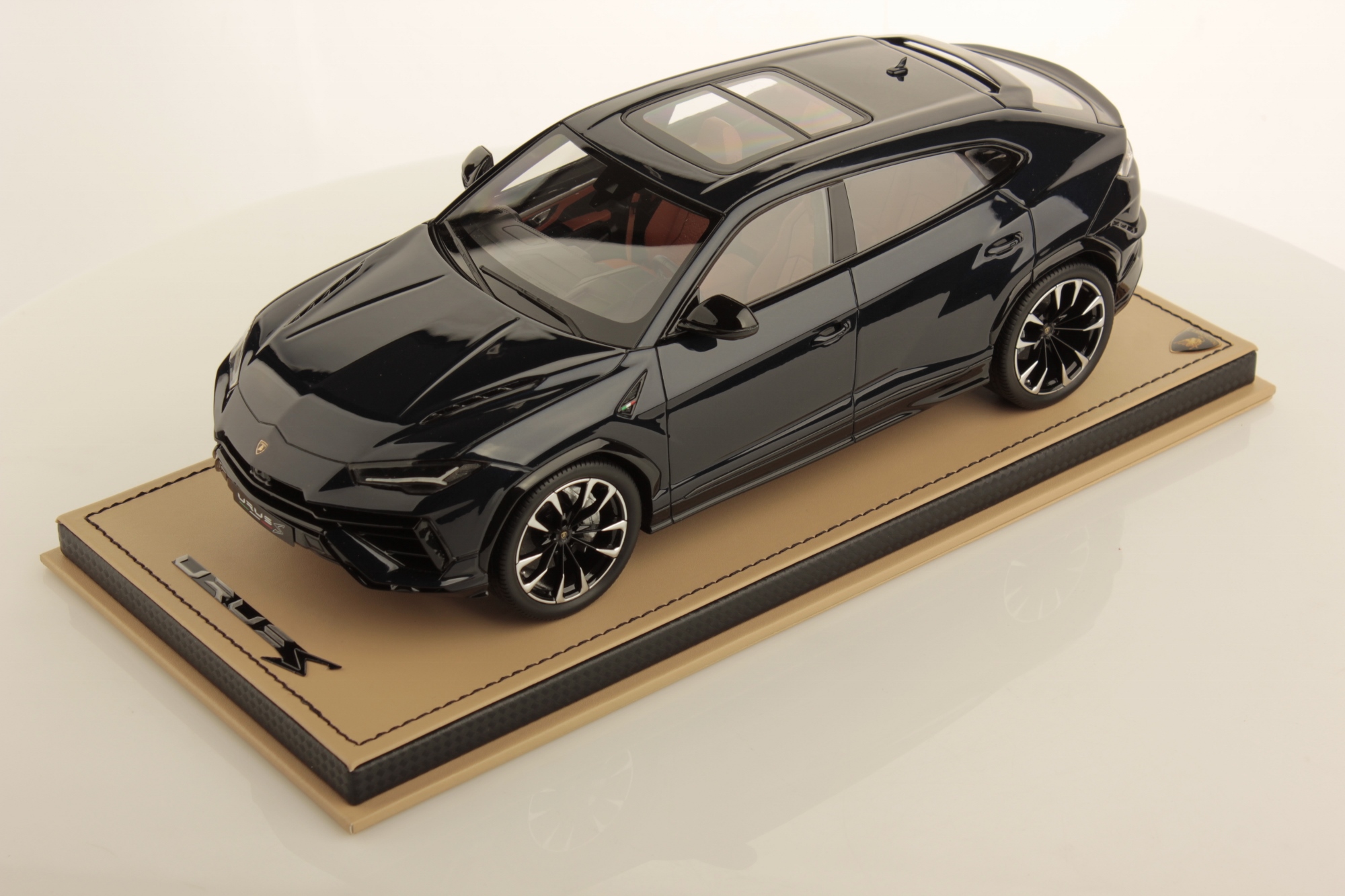 Lamborghini Urus S 1:18 | MR Collection Models