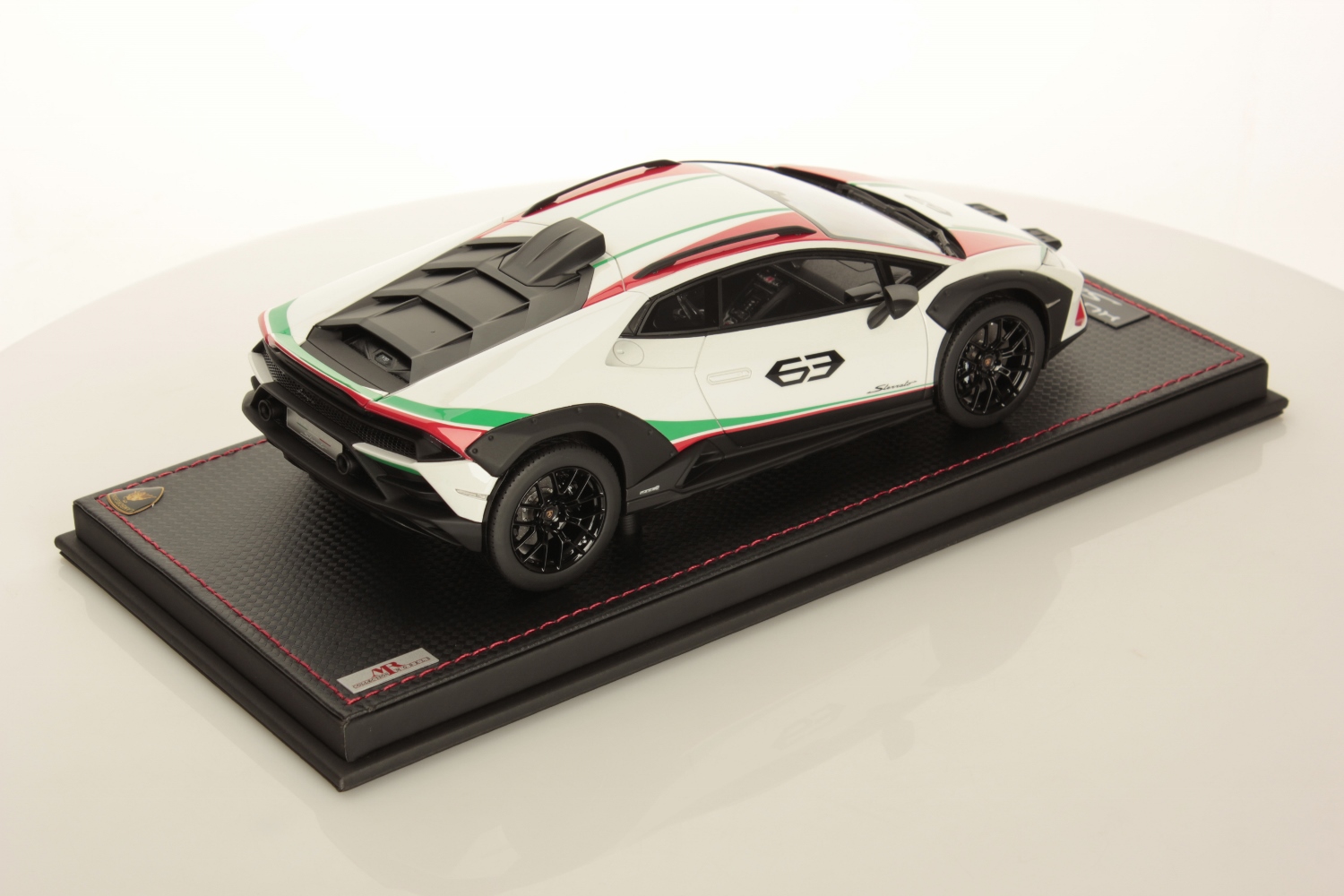 Lamborghini Huracàn Sterrato 1:18 | MR Collection Models